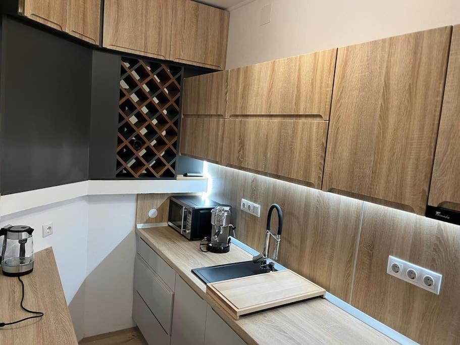 Bingo Apartman Cristuru Secuiesc Exterior photo
