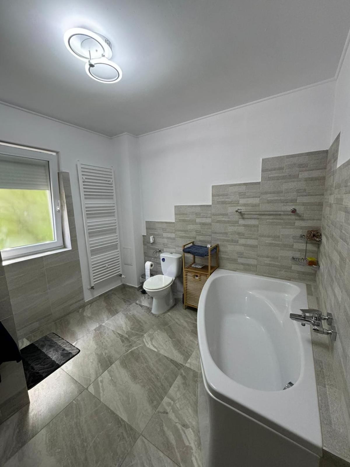 Bingo Apartman Cristuru Secuiesc Exterior photo