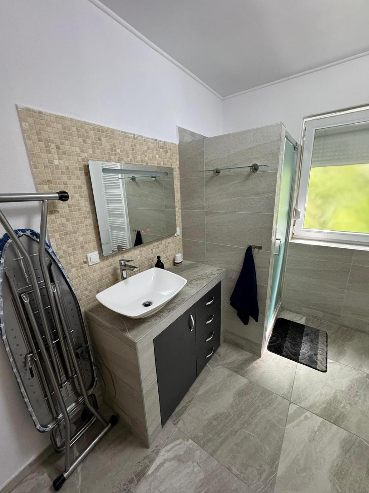 Bingo Apartman Cristuru Secuiesc Exterior photo