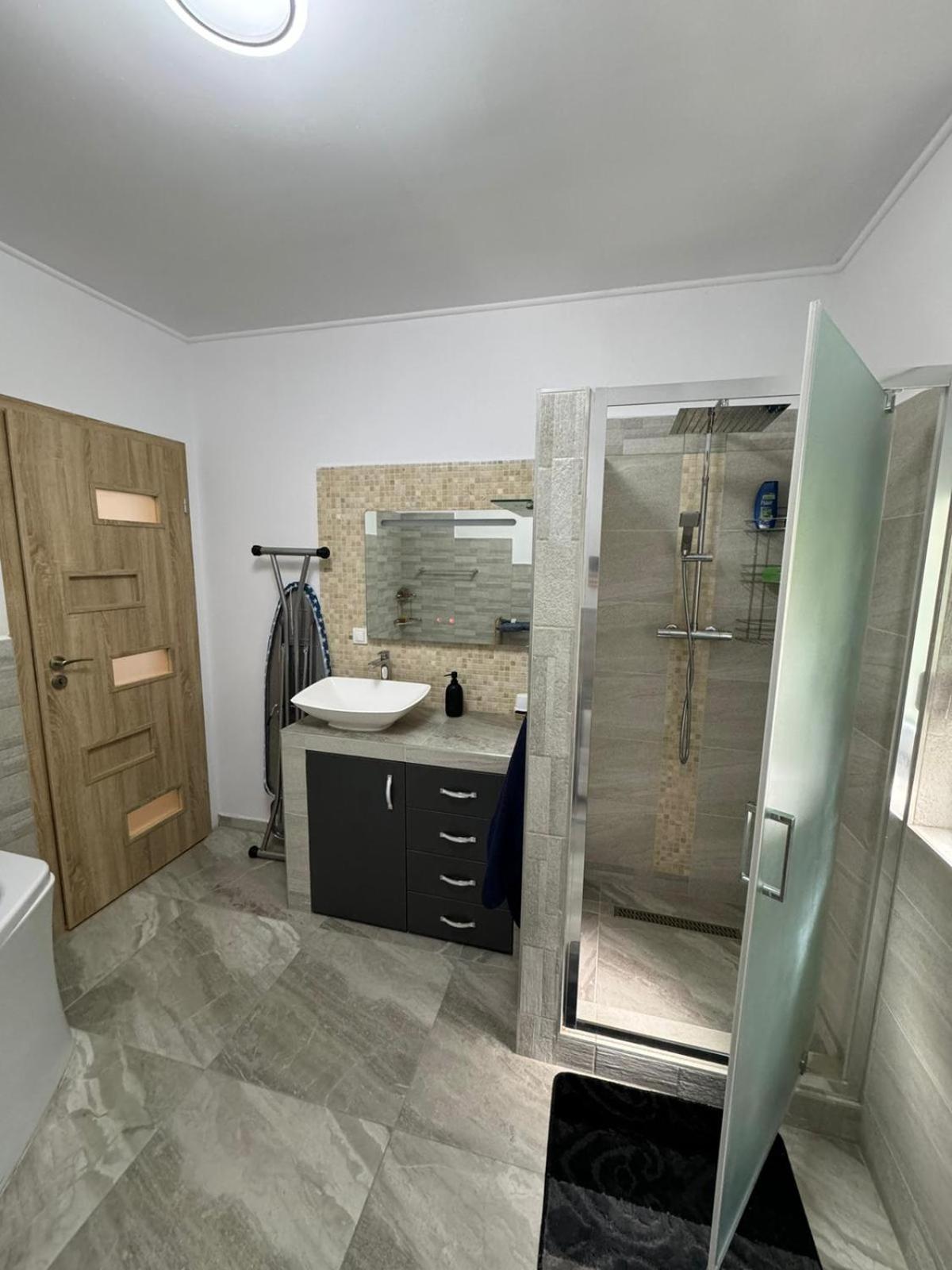 Bingo Apartman Cristuru Secuiesc Exterior photo